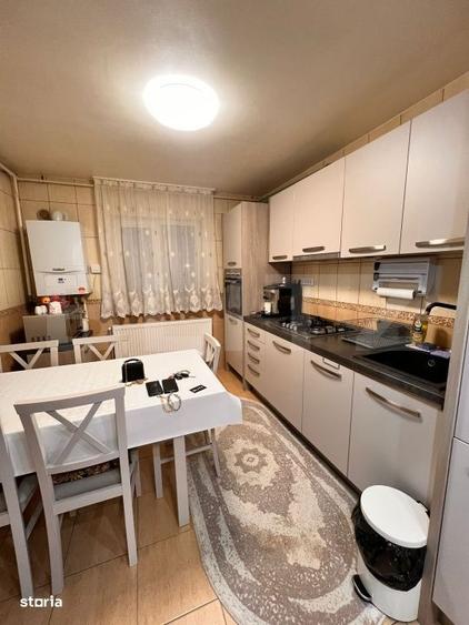 Apartament cu 4 camere decomandat în Rișca