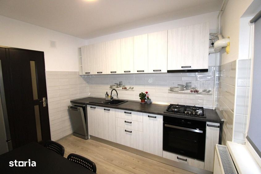 Apartament cu 2 camere decomandat în Micro 17