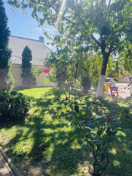 Casă cu 4 camere în Exterior Vest