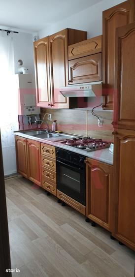 Apartament cu 3 camere în Câmpului