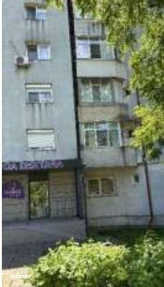 Apartament cu 3 camere în Alexandru cel Bun