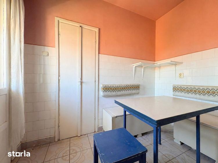 Apartament cu 4 camere, mobilat în Central
