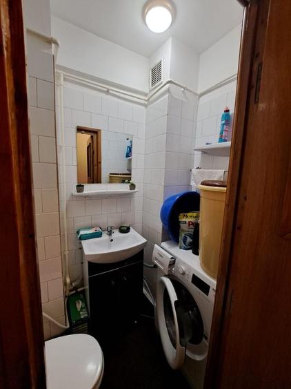 Apartament cu 3 camere decomandat în Micro 11