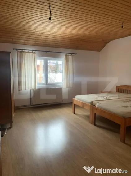 Casă cu 5 camere cu Teren 370 Mp în Bran