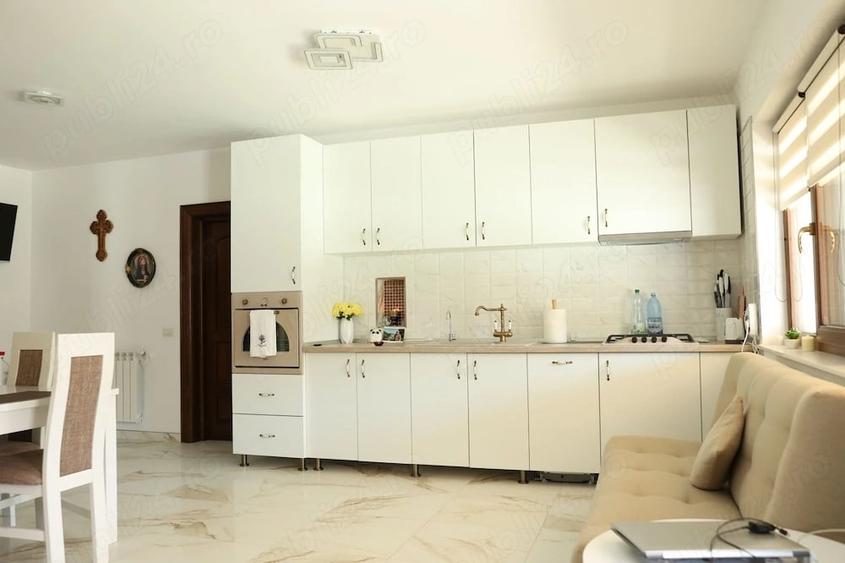 Casă cu 4 camere cu Teren 2000 Mp în Central