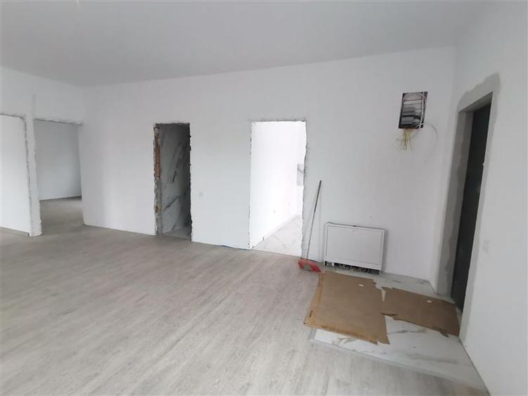 Casă individuală cu 3 camere cu Teren 320 Mp în Central