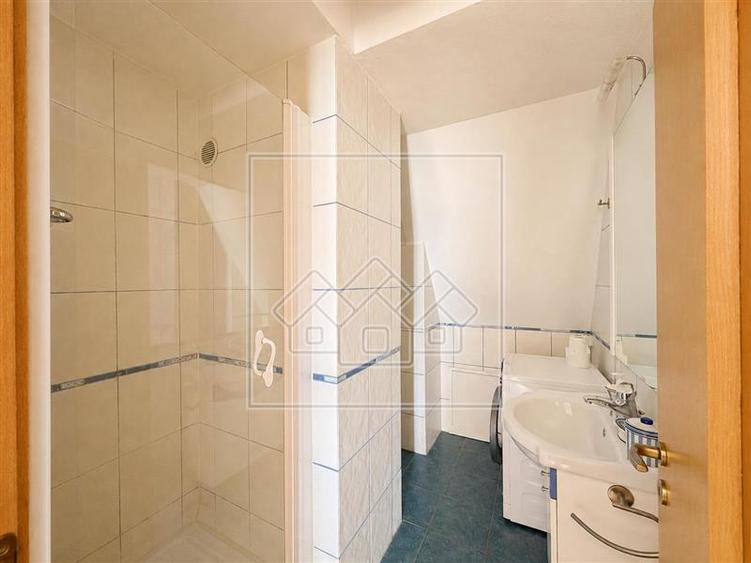 Apartament cu 2 camere decomandat, mobilat în Hipodrom 2