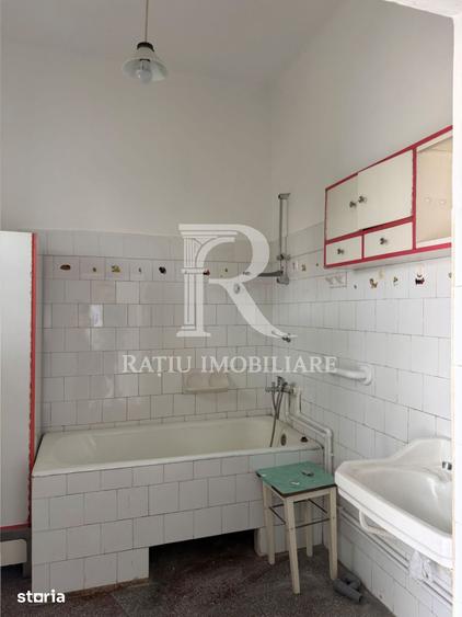 Spațiu comercial, de 100 mp, în Central