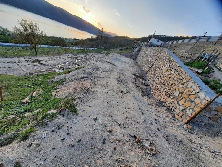 Teren Construcții intravilan de 6424 mp, în Svinița