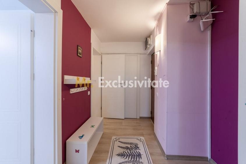 Apartament cu 3 camere semidecomandat, mobilat în Est