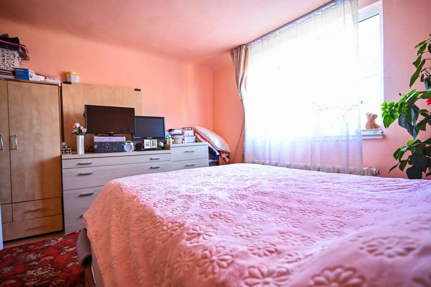 Casă individuală cu 2 camere cu Canalizare în Schei