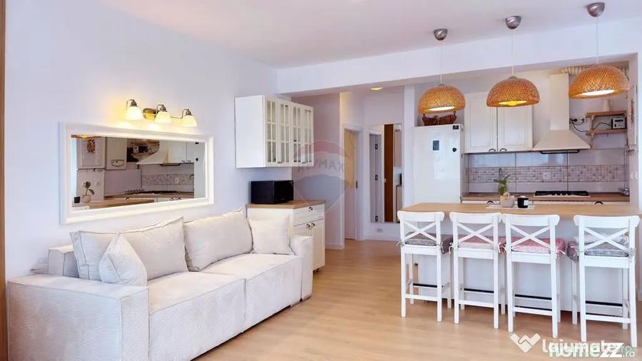 Apartament cu 3 camere semidecomandat în Colentina