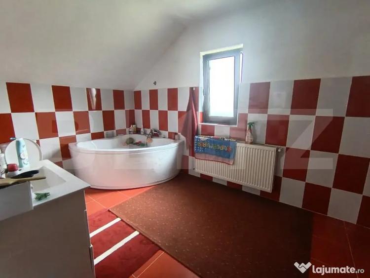 Casă cu 4 camere cu Teren 800 Mp în Central