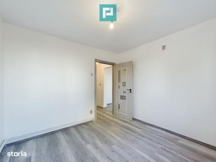 Apartament cu 3 camere semidecomandat în Aurel Vlaicu