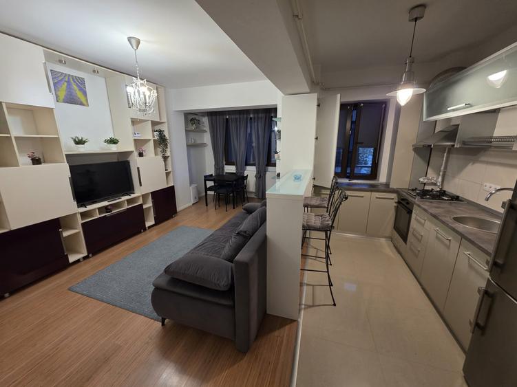 Apartament cu 2 camere semidecomandat, mobilat în Bucureștii Noi