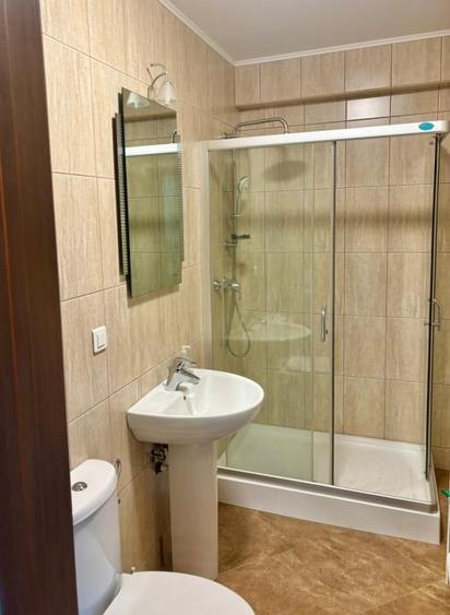 Casă individuală cu 7 camere cu Canalizare în Satu Nou