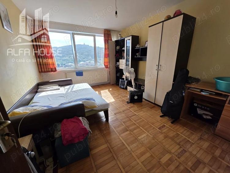 Apartament cu 3 camere decomandat în Govândari