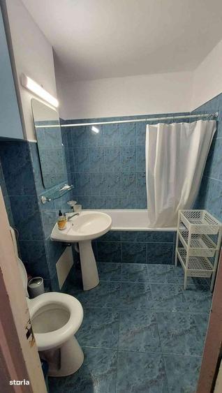 Apartament cu 3 camere decomandat în Sud