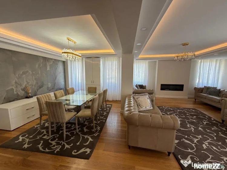 Apartament cu 5 camere decomandat în Central