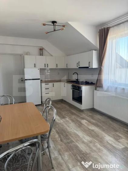 Apartament cu 3 camere decomandat în Florești