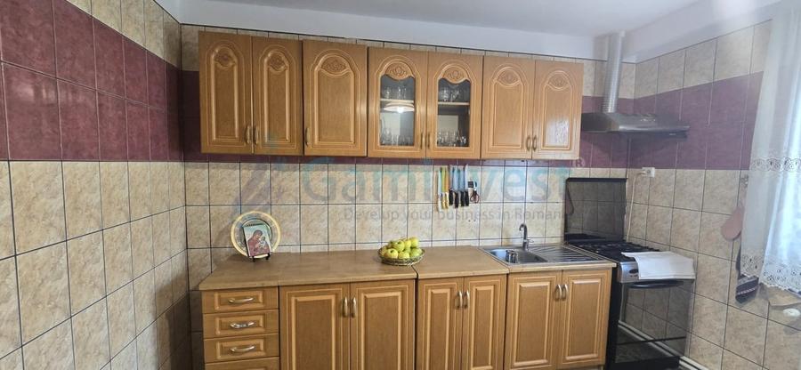 Casă individuală cu 4 camere cu Canalizare în Cacuciu Vechi