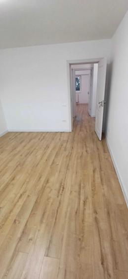 Apartament cu 2 camere decomandat în Trocadero