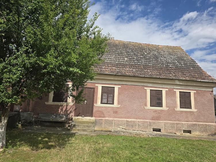 Casă cu 3 camere cu Teren 1000 Mp în Monariu