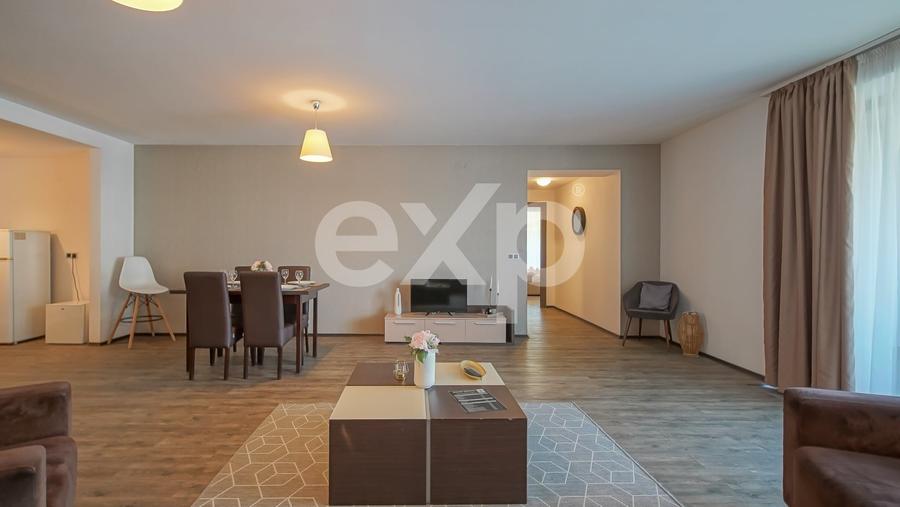 Apartament cu 3 camere decomandat în Poiana Brașov