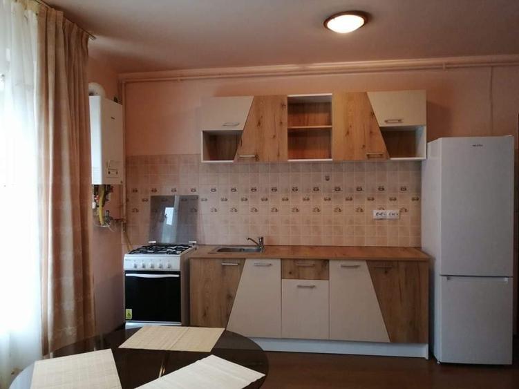 Apartament cu 2 camere semidecomandat în Florești
