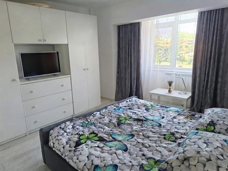 Apartament cu 2 camere decomandat în Est