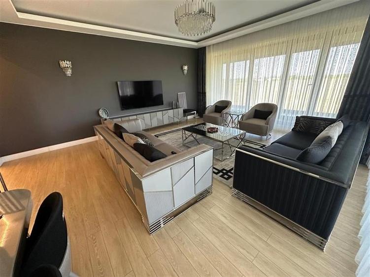 Apartament cu 3 camere decomandat, mobilat în Pipera