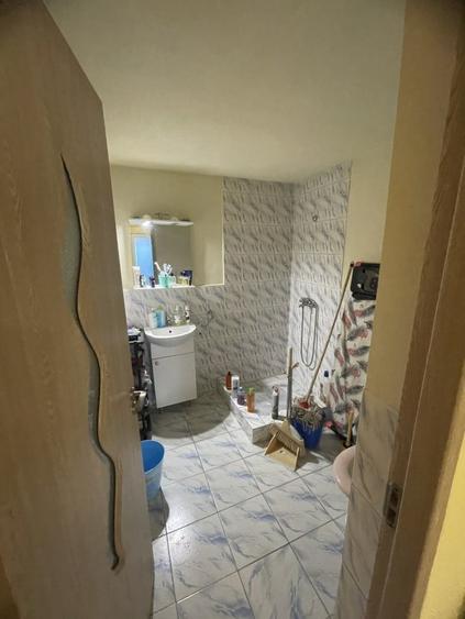 Casă cu 3 camere cu Teren 658 Mp în Central