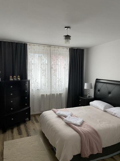 Apartament cu 2 camere decomandat în Livezeni