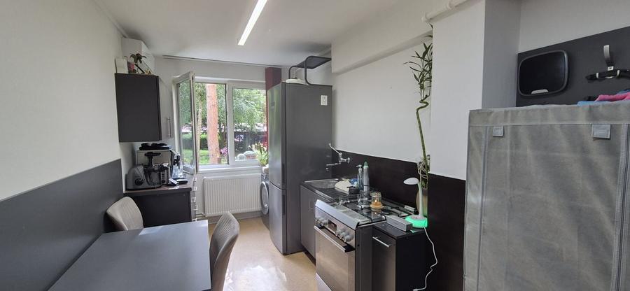 Apartament cu 2 camere semidecomandat în Aleea Carpați