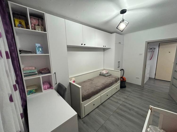 Apartament cu 3 camere, mobilat în Km 4-5