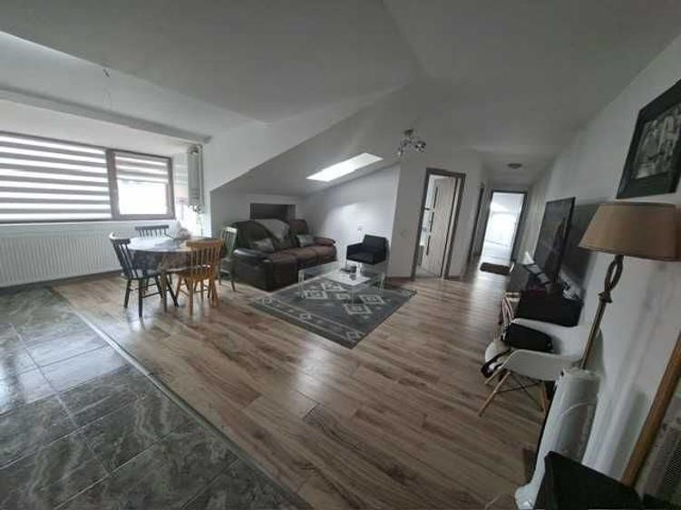 Apartament cu 3 camere decomandat în Florești