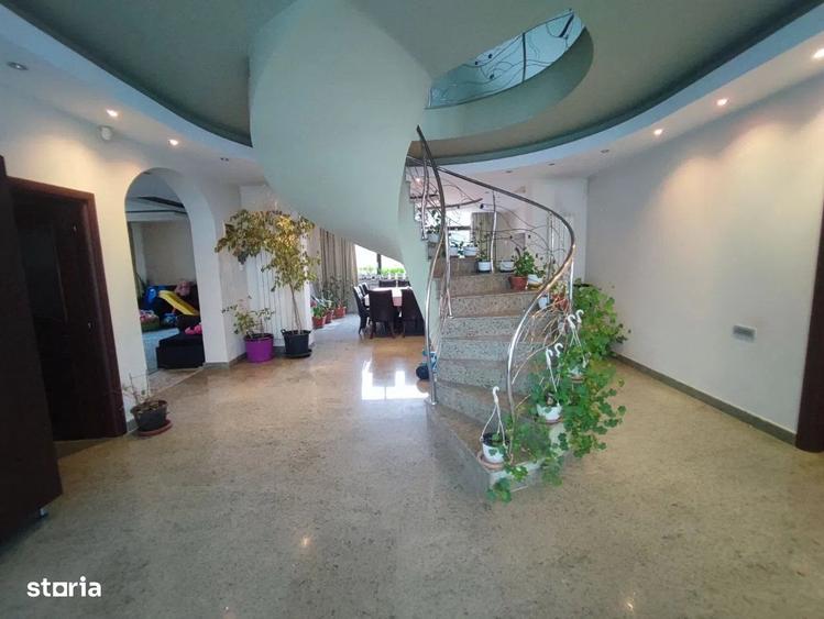 Casă individuală cu 14 camere cu Canalizare în Cernica