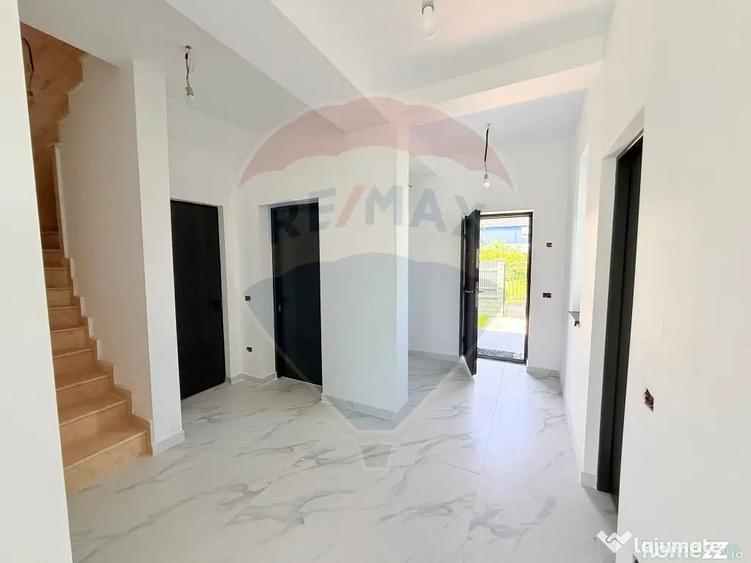 Casă cu 5 camere cu Teren 300 Mp în Cornetu