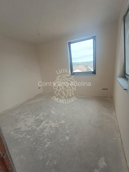 Apartament 3 camere, balcon, et 1 - Nou Finisat la cheie- Zona Terra