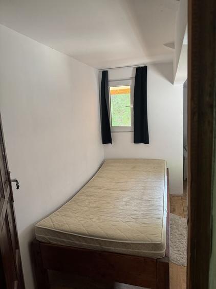 Casă cu 4 camere în Mădrigești