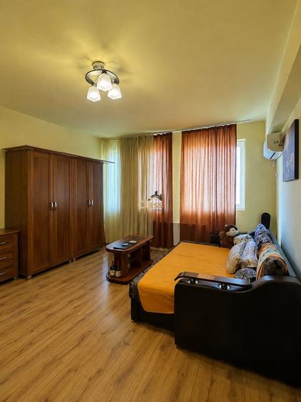 Apartament cu 2 camere semidecomandat, mobilat în Central — fotografia 1