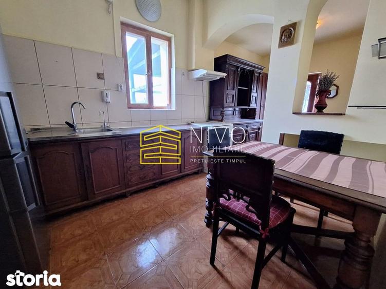 Casă cu 3 camere decomandat cu Canalizare în Central
