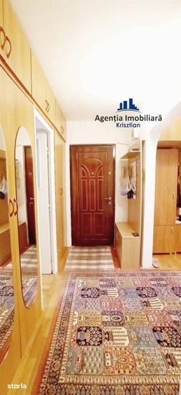 Apartament cu 3 camere decomandat în Burdea