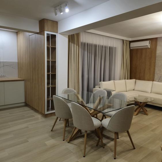 Apartament cu 3 camere decomandat în Dacia