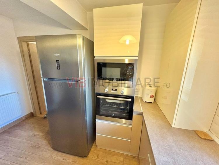 Apartament cu 3 camere semidecomandat în Gara de Nord