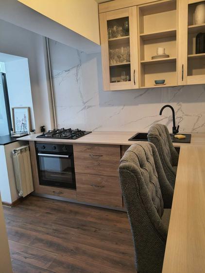 Apartament cu 2 camere decomandat în Splaiul Unirii