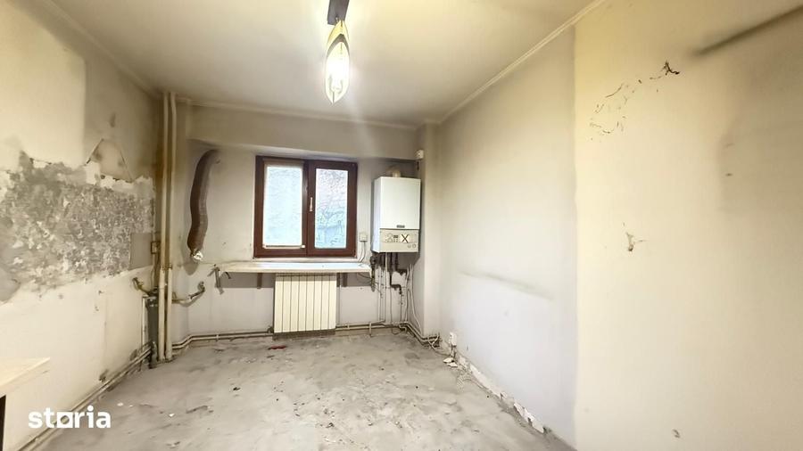 Apartament cu 4 camere în Decebal
