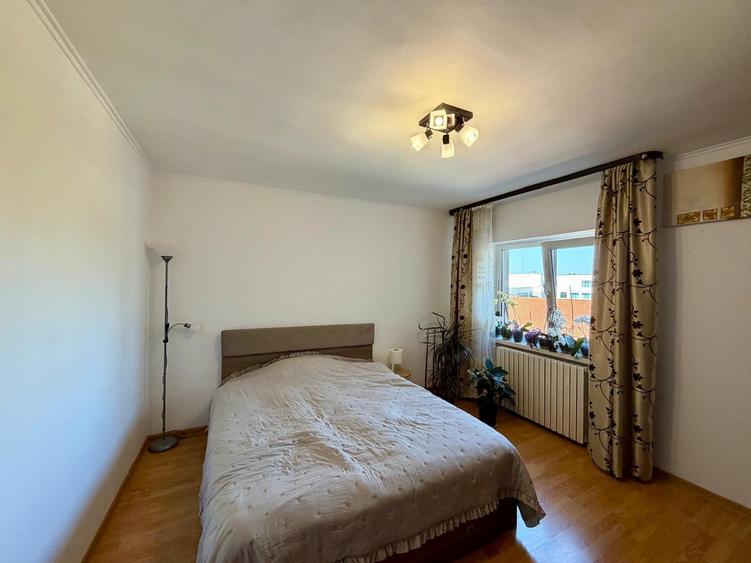 Garsonieră decomandată în Far