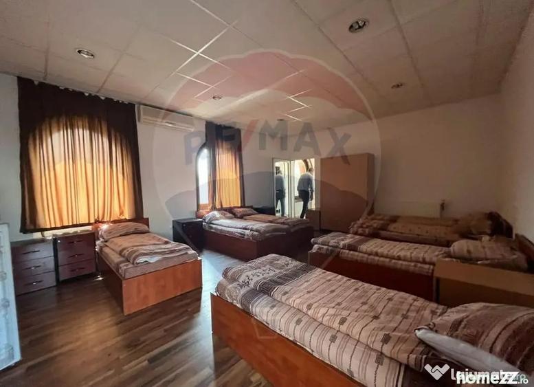 Apartament cu 4 camere decomandat în Orașul de Jos