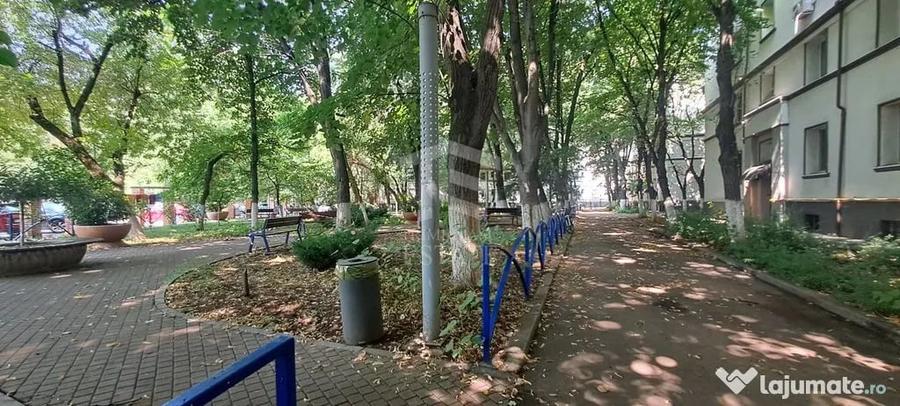 Garsonieră decomandată în Brâncoveanu
